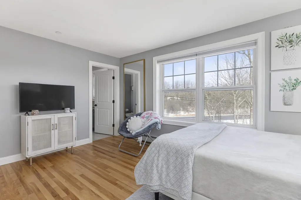81 Queen Street Gorham ME 04038