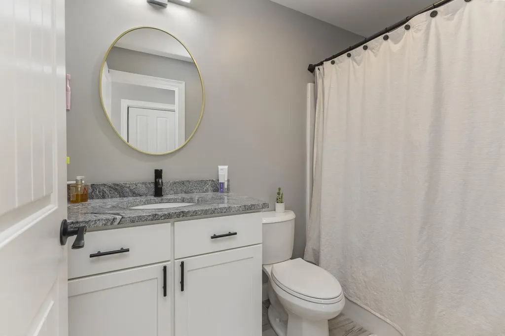 81 Queen Street Gorham ME 04038