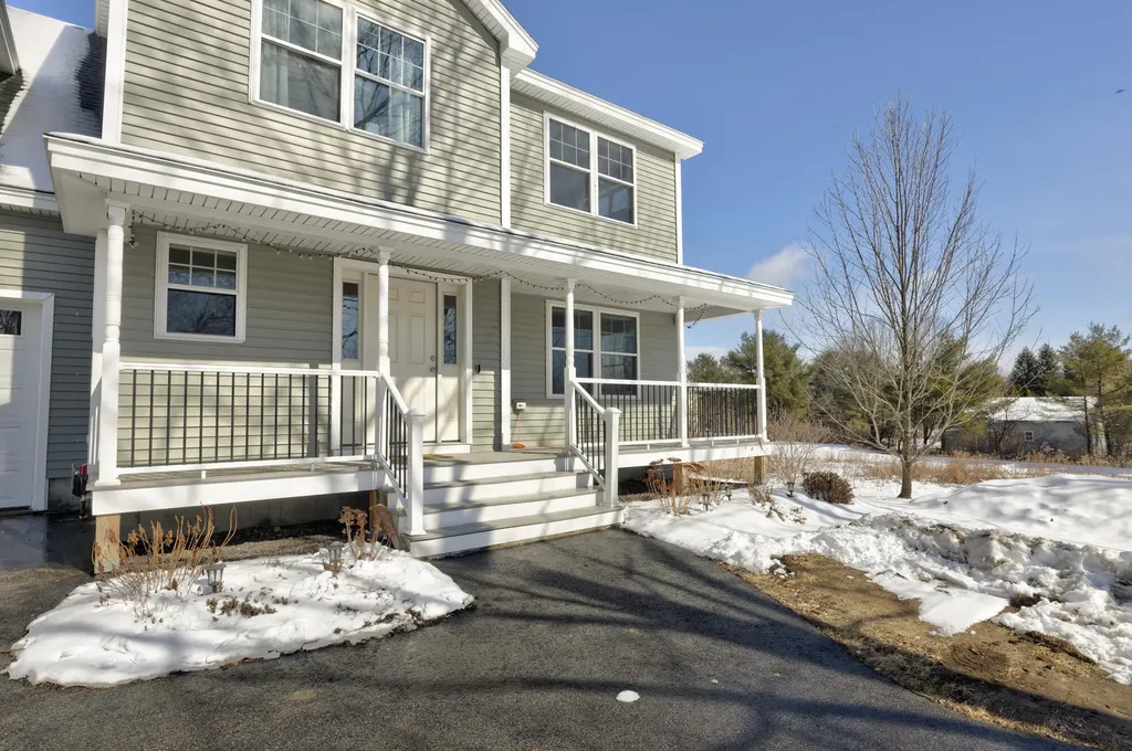 81 Queen Street Gorham ME 04038