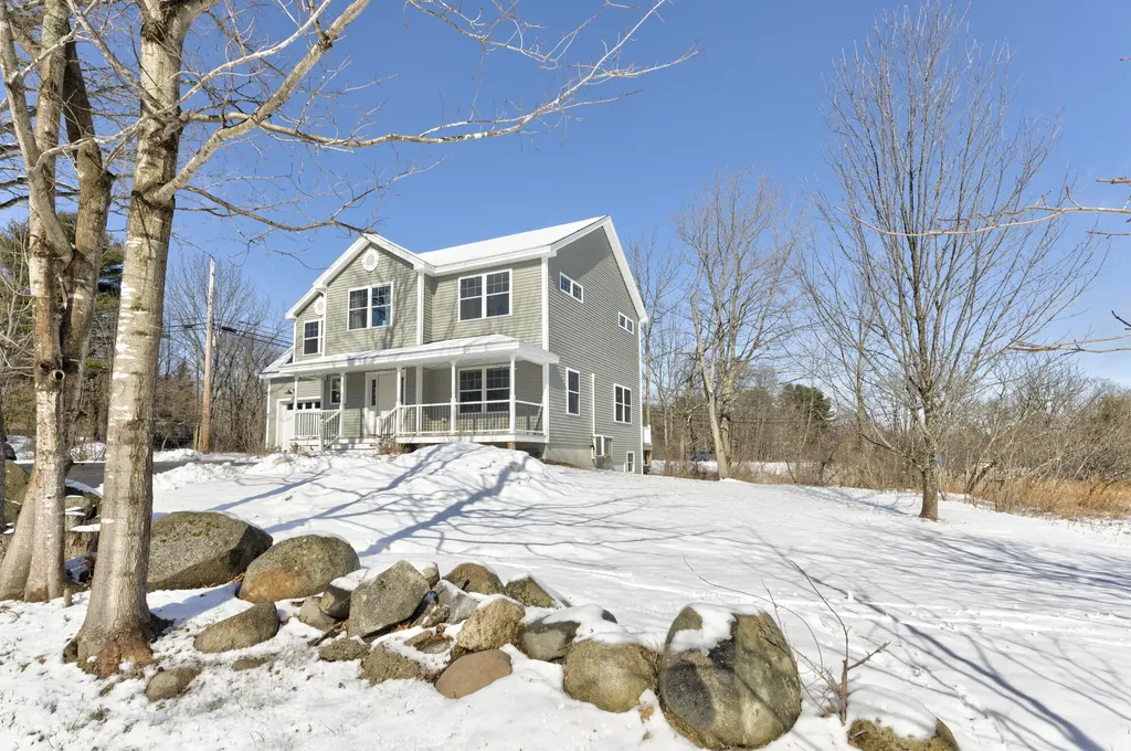 81 Queen Street Gorham ME 04038