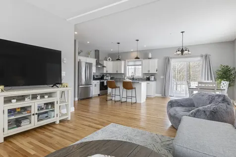 81 Queen Street Gorham ME 04038