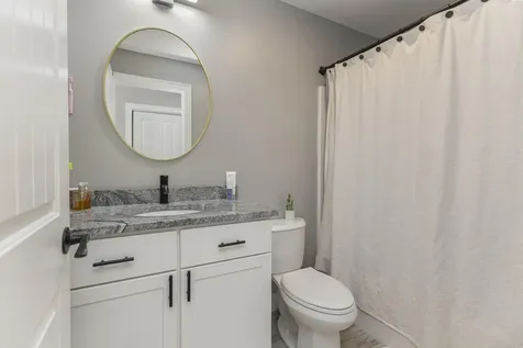 81 Queen Street Gorham ME 04038