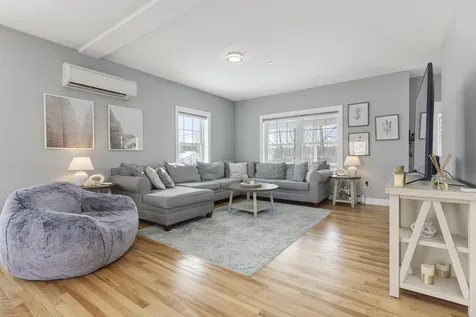 81 Queen Street Gorham ME 04038