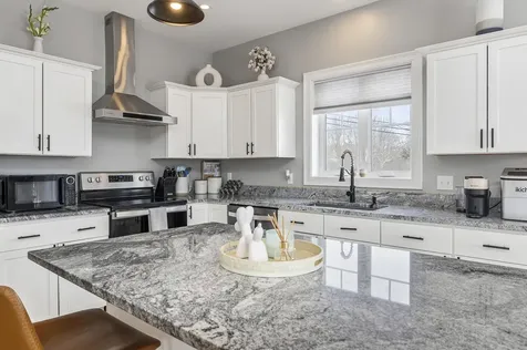 81 Queen Street Gorham ME 04038