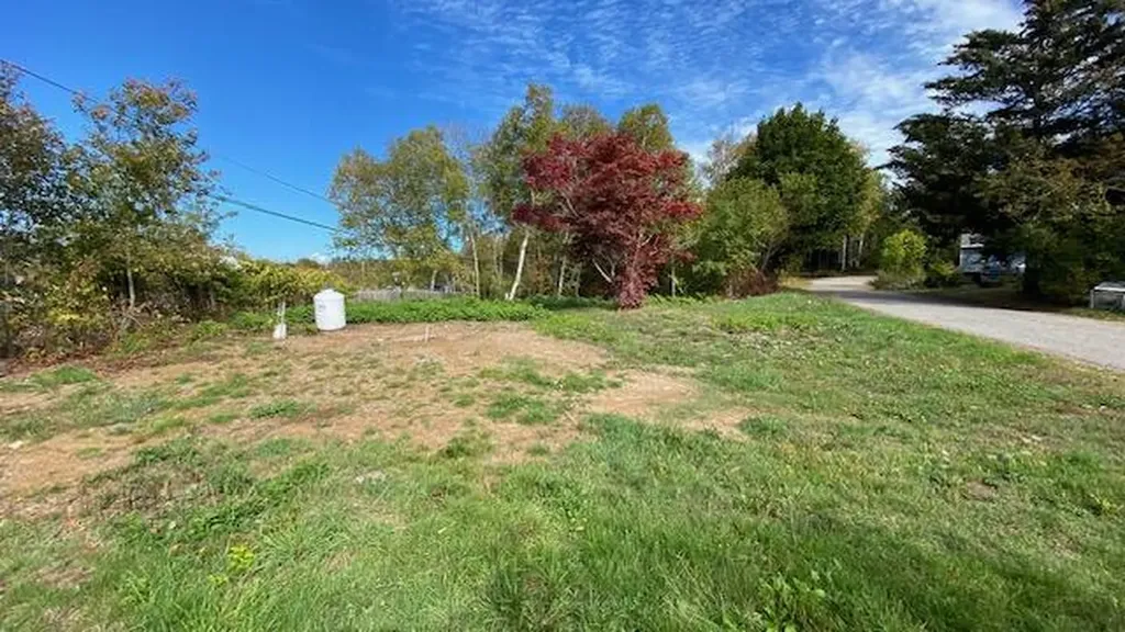 11 Lovelace Street Eastport ME 04631