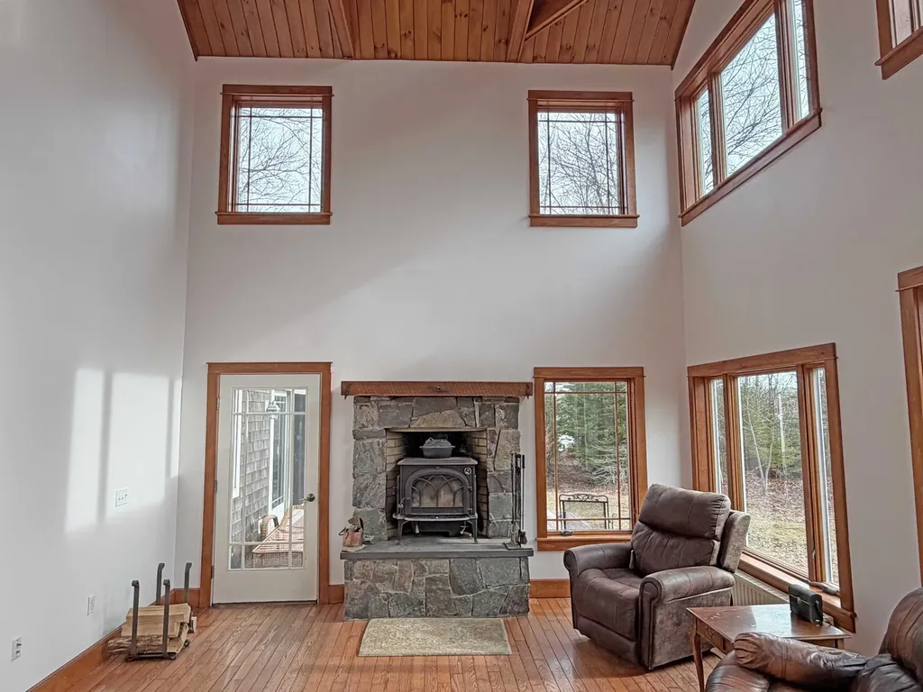 84 Mosely Point Lane Lamoine ME 04605