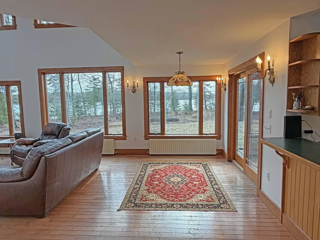 84 Mosely Point Lane Lamoine ME 04605