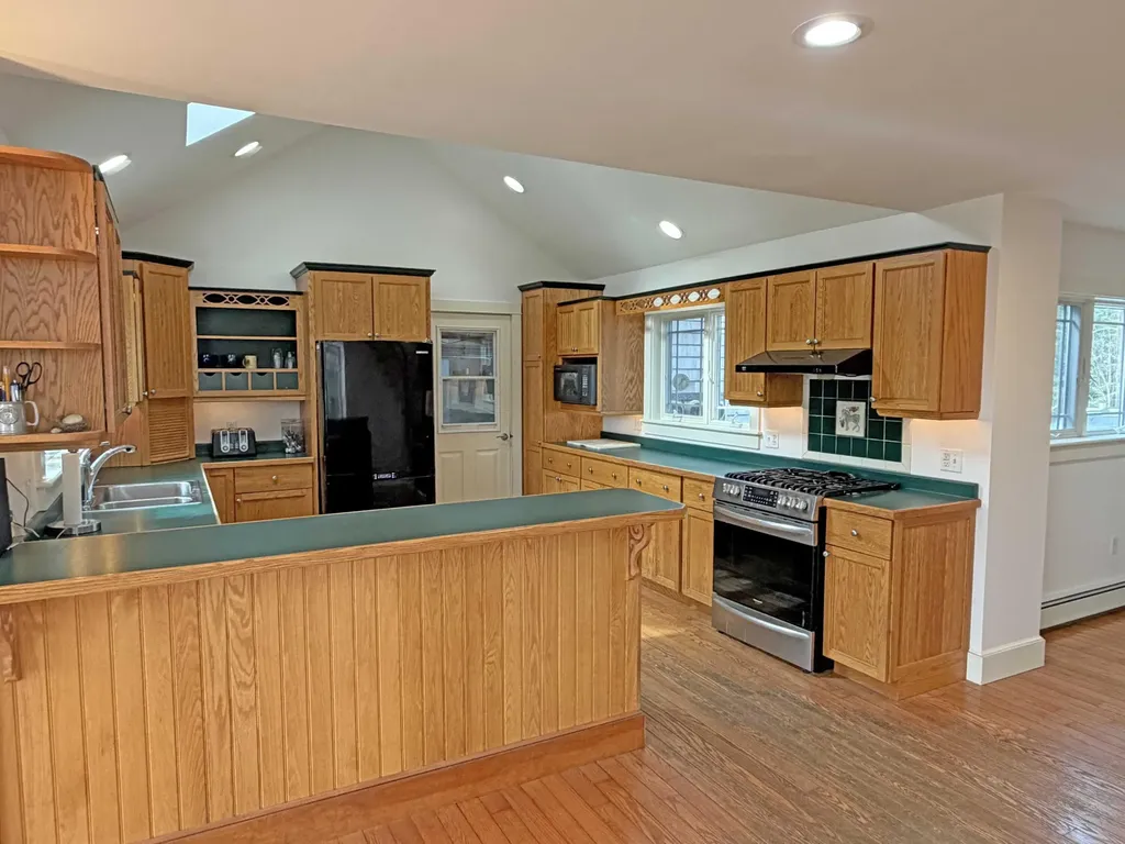 84 Mosely Point Lane Lamoine ME 04605