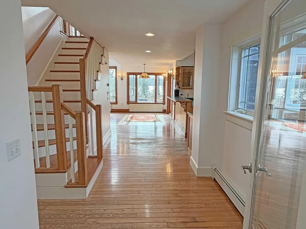 84 Mosely Point Lane Lamoine ME 04605