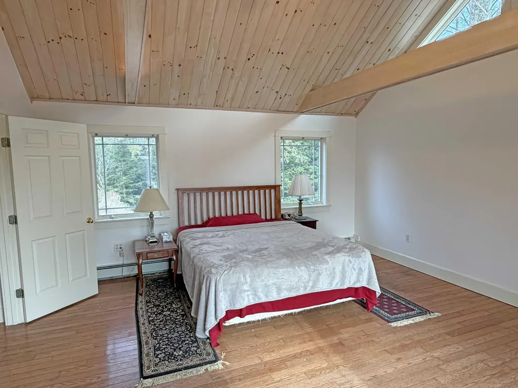 84 Mosely Point Lane Lamoine ME 04605