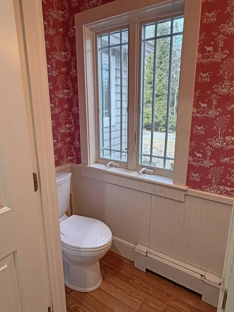 84 Mosely Point Lane Lamoine ME 04605