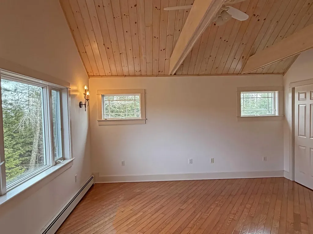 84 Mosely Point Lane Lamoine ME 04605