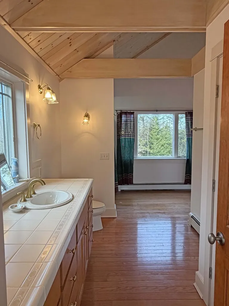84 Mosely Point Lane Lamoine ME 04605