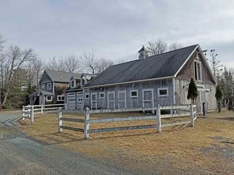 84 Mosely Point Lane Lamoine ME 04605