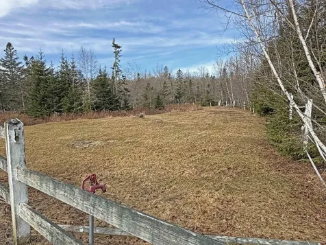 84 Mosely Point Lane Lamoine ME 04605