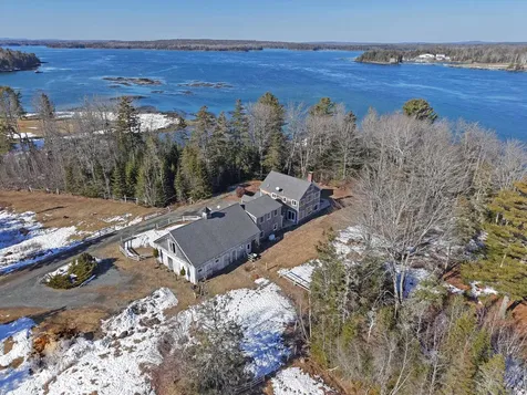 84 Mosely Point Lane Lamoine ME 04605