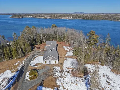 84 Mosely Point Lane Lamoine ME 04605