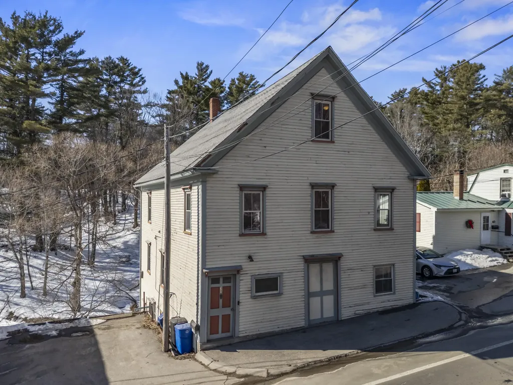 38 Main Street Topsham ME 04086