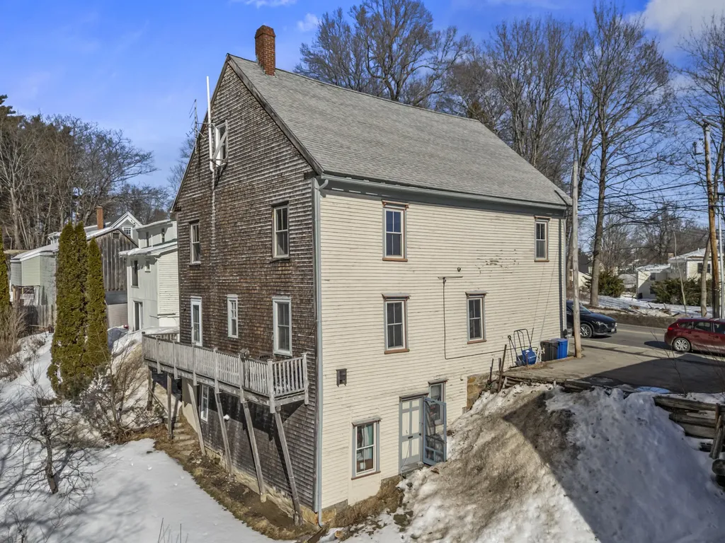 38 Main Street Topsham ME 04086