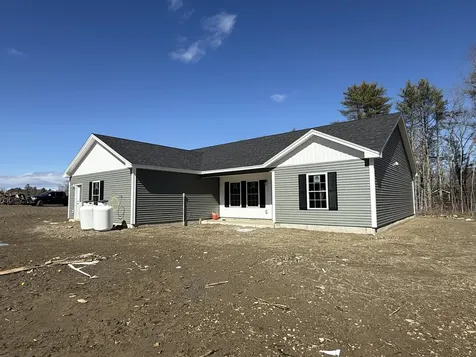 5 Pinewood Drive Windsor ME 04363