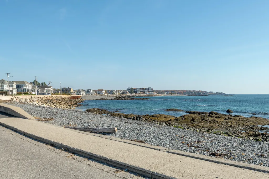 221 Beach Avenue Kennebunk ME 04043
