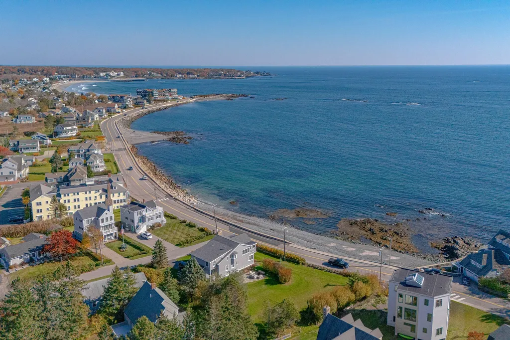 221 Beach Avenue Kennebunk ME 04043