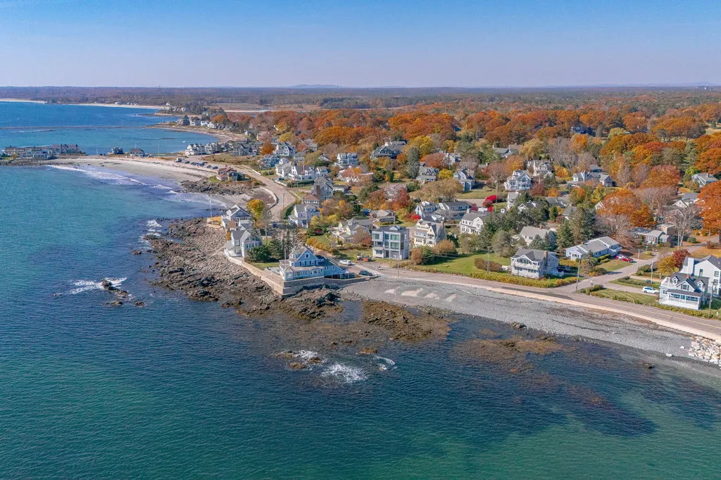 221 Beach Avenue Kennebunk ME 04043