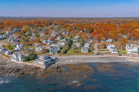 221 Beach Avenue Kennebunk ME 04043
