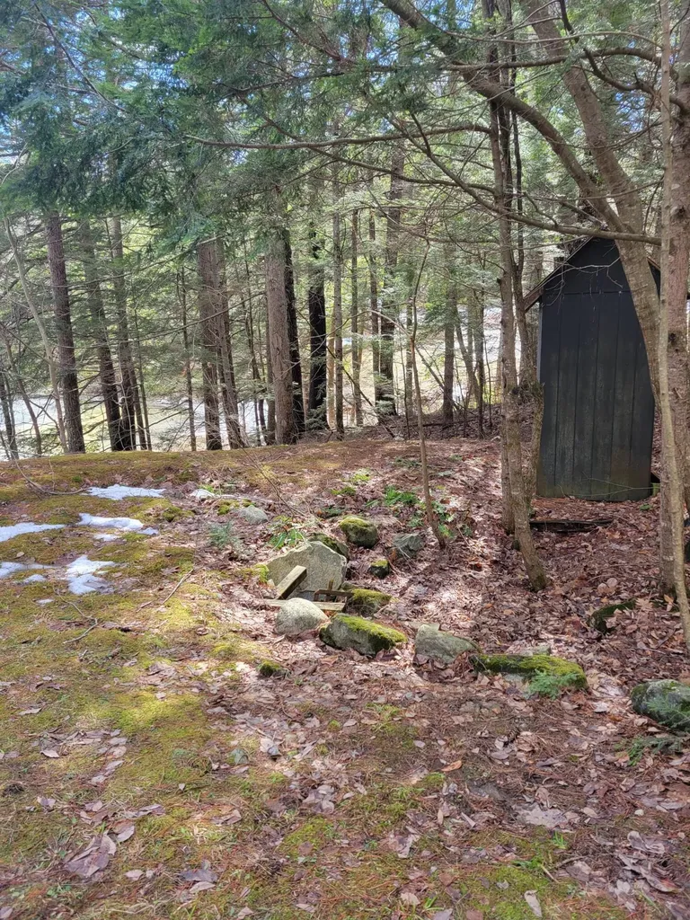 107 Mcquarrie Road Vassalboro ME 04989