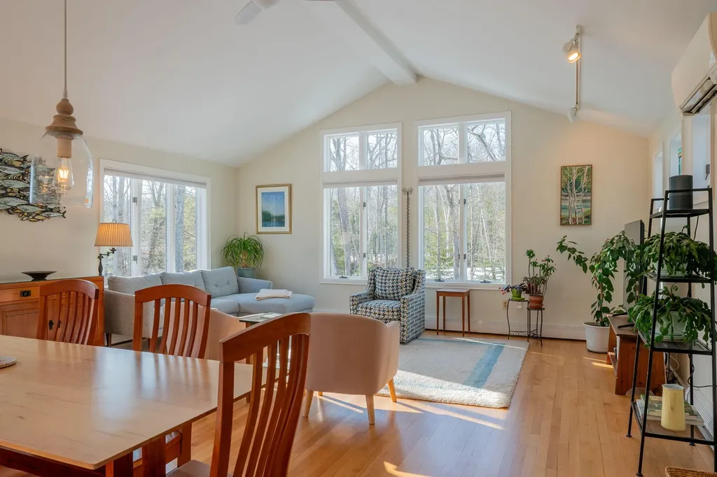 29 South Freeport Road Freeport ME 04032