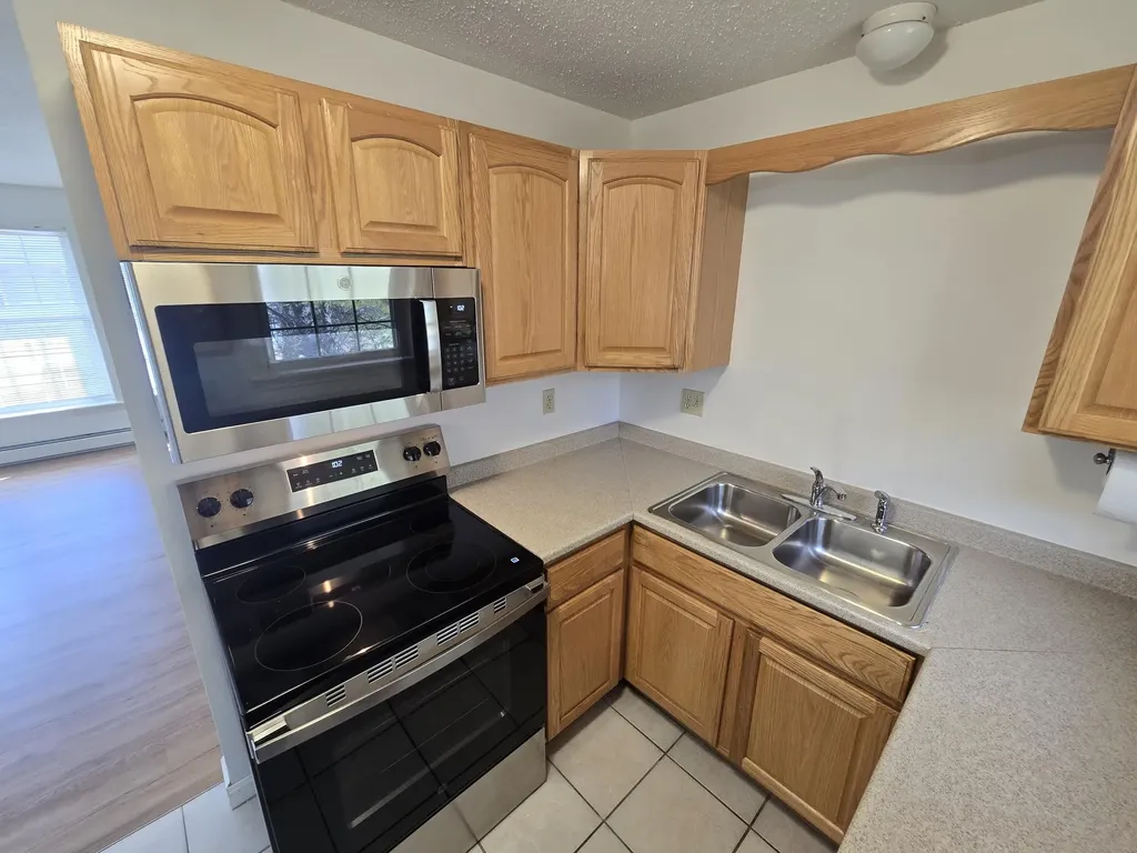 69 Fieldstone Bangor ME 04401