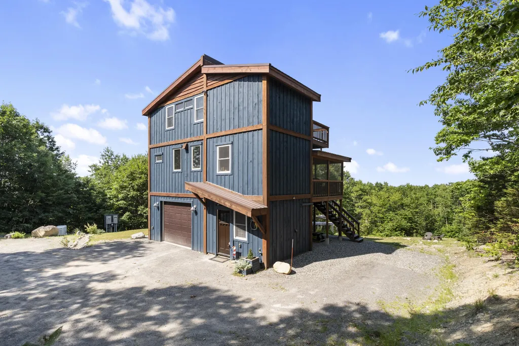 30 Lake View Drive New Sharon ME 04955