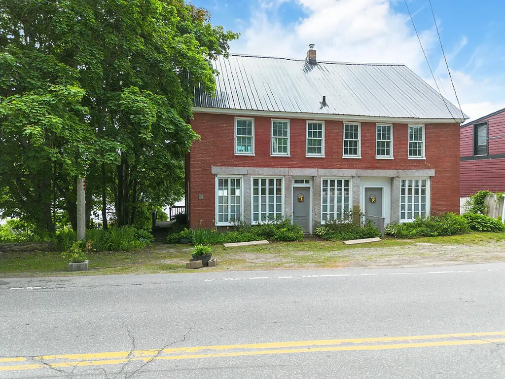 14 Main Street Mount Vernon ME 04352