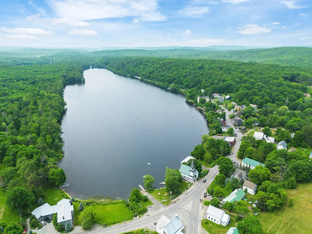 14 Main Street Mount Vernon ME 04352