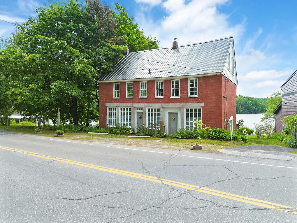 14 Main Street Mount Vernon ME 04352