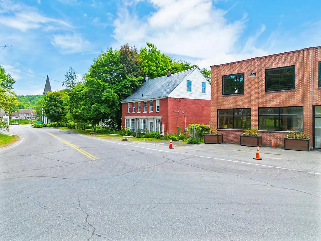 14 Main Street Mount Vernon ME 04352
