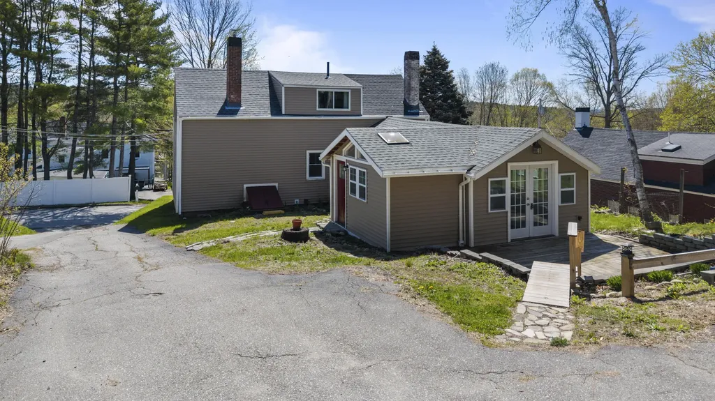 7 Spring Street Hallowell ME 04347