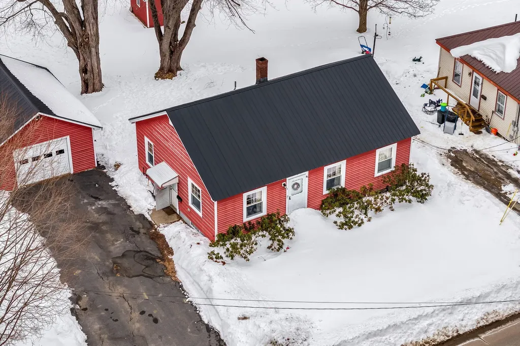 6 Hillcrest Street Gardiner ME 04345