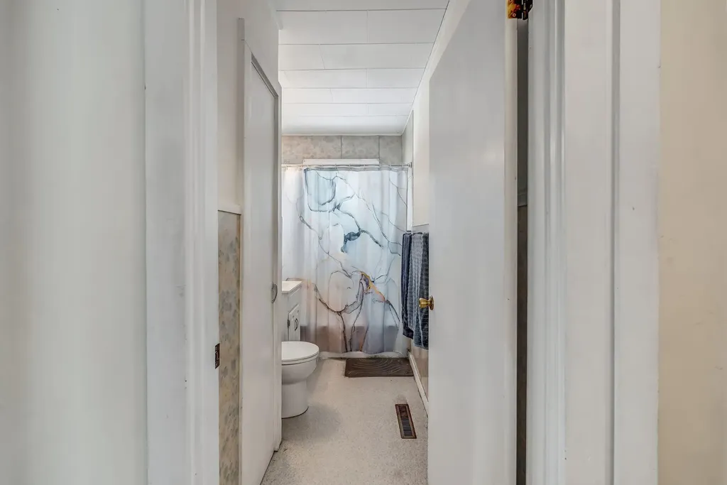 6 Hillcrest Street Gardiner ME 04345