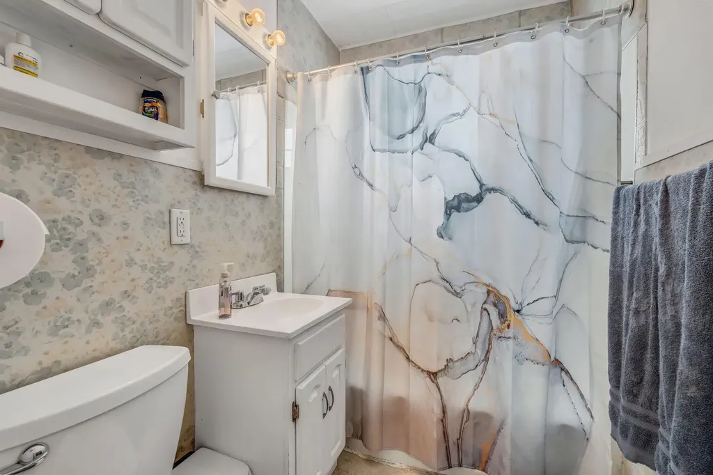 6 Hillcrest Street Gardiner ME 04345