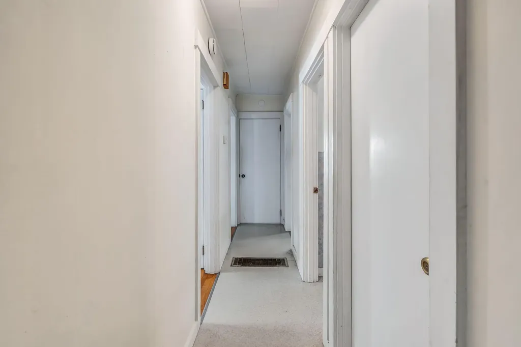 6 Hillcrest Street Gardiner ME 04345