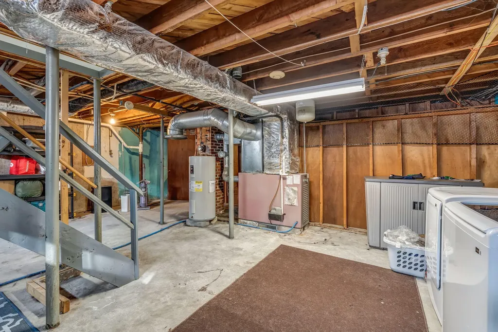 6 Hillcrest Street Gardiner ME 04345