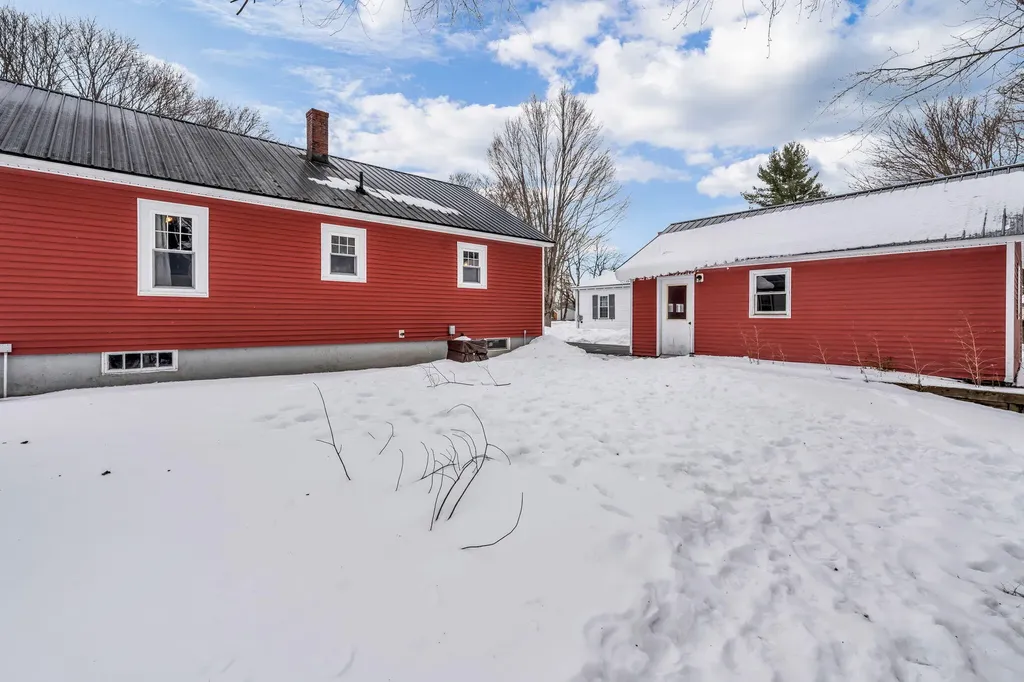 6 Hillcrest Street Gardiner ME 04345