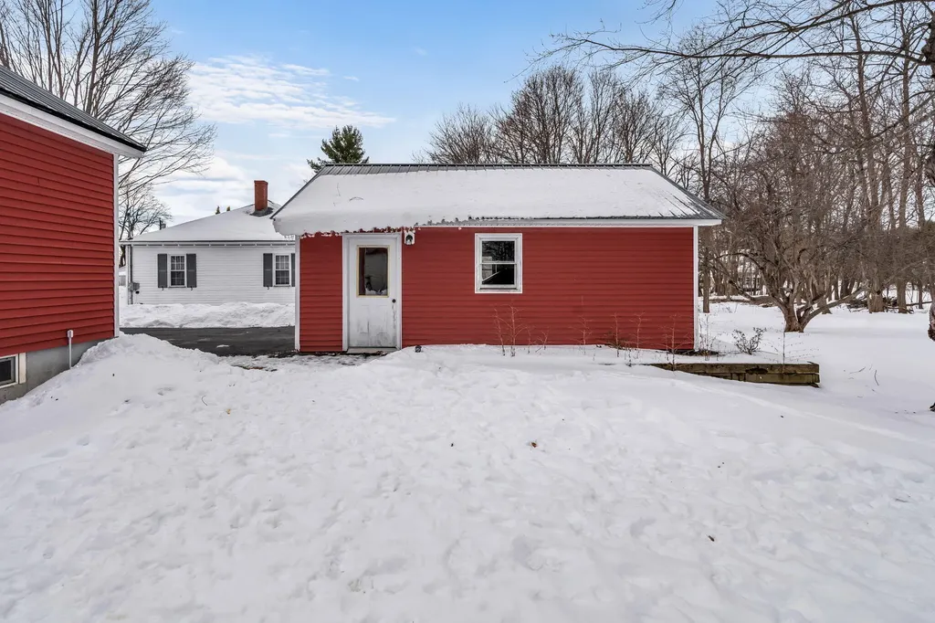 6 Hillcrest Street Gardiner ME 04345