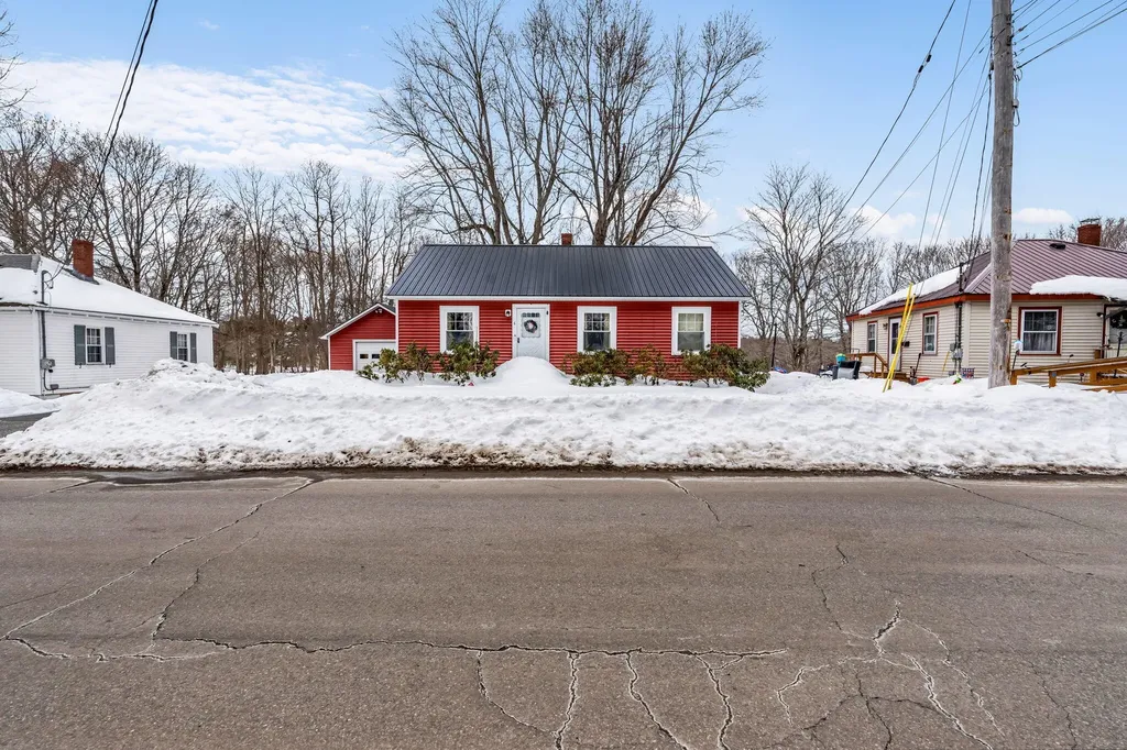 6 Hillcrest Street Gardiner ME 04345