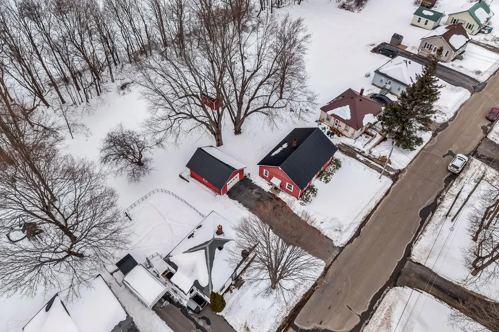 6 Hillcrest Street Gardiner ME 04345