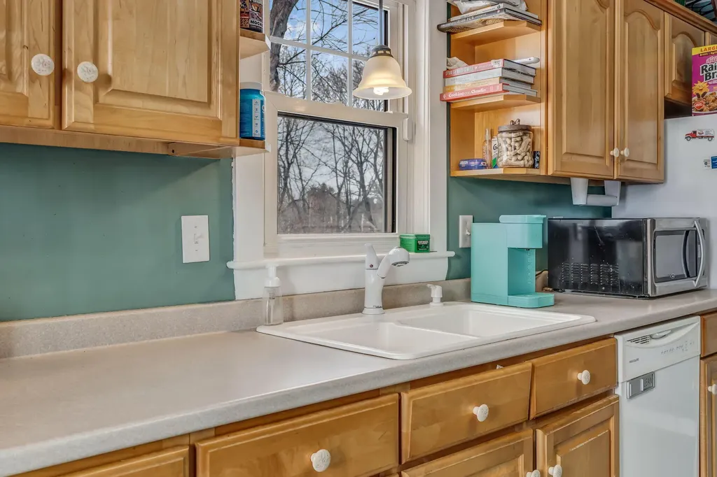 6 Hillcrest Street Gardiner ME 04345