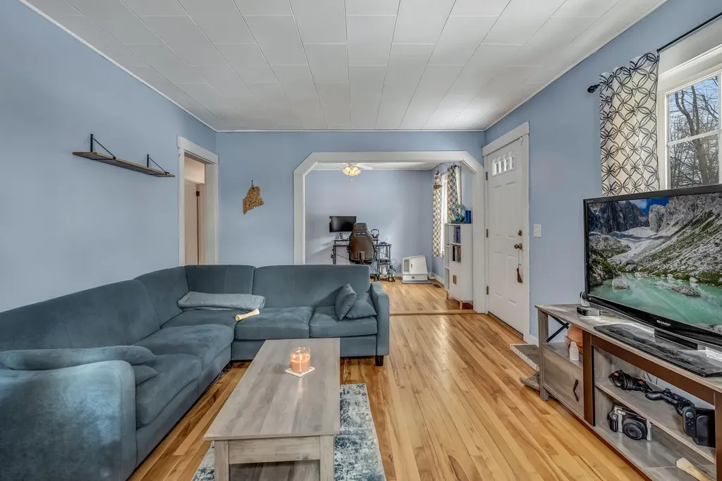 6 Hillcrest Street Gardiner ME 04345