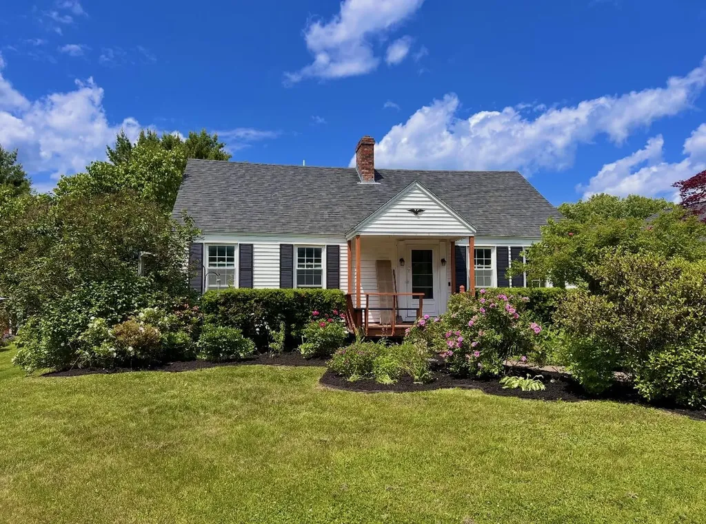 2897 Route 2 Hermon ME 04401