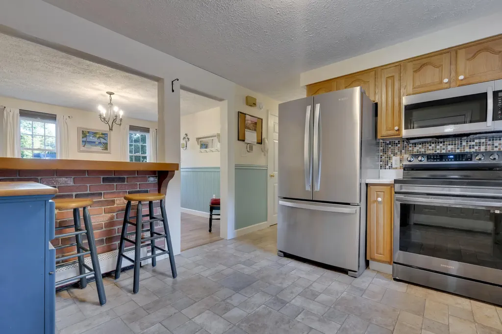 51 Lords Lane Lyman ME 04002
